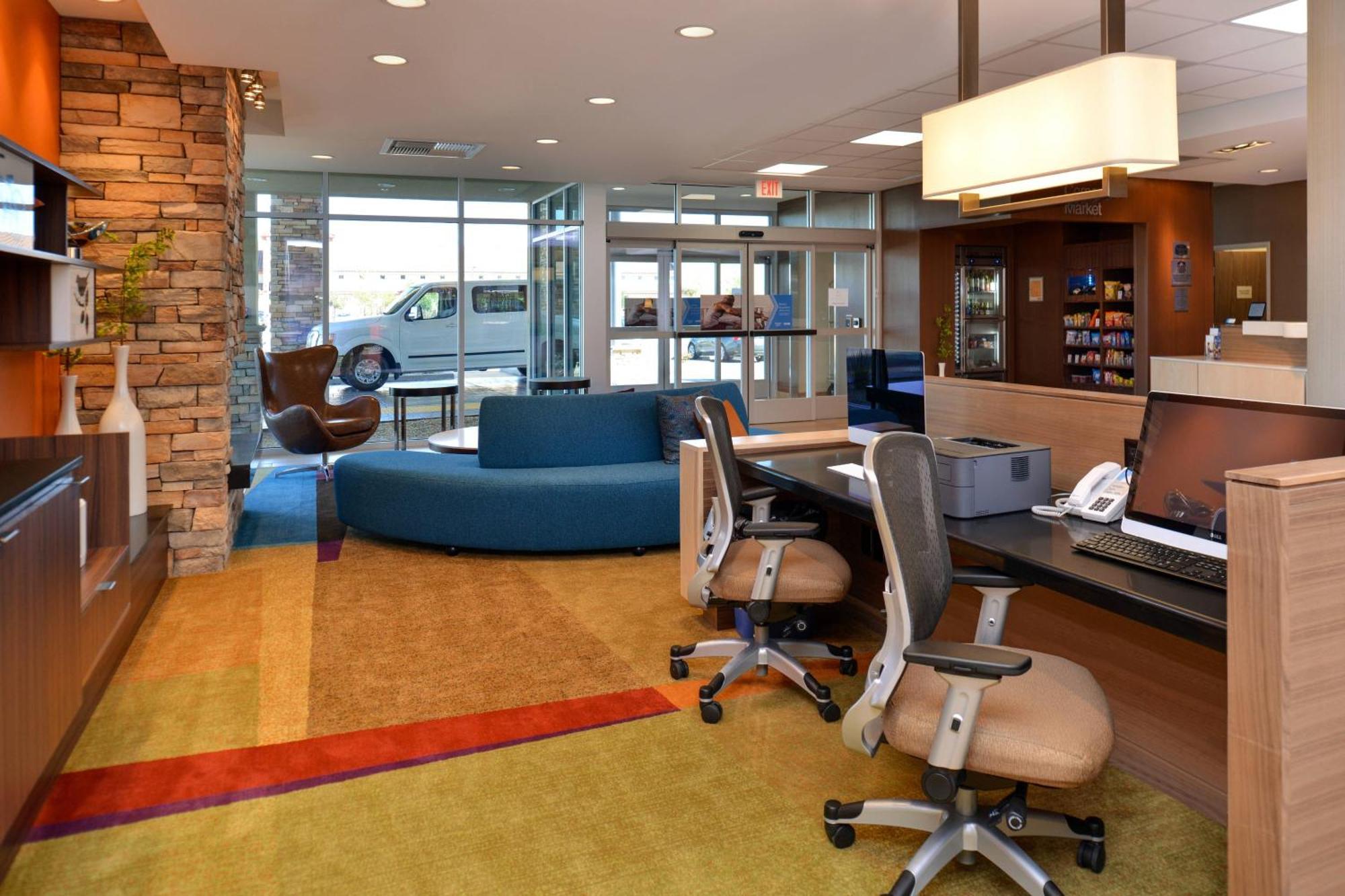 Fairfield Inn & Suites By Marriott Sacramento Airport Уудланд Екстериор снимка
