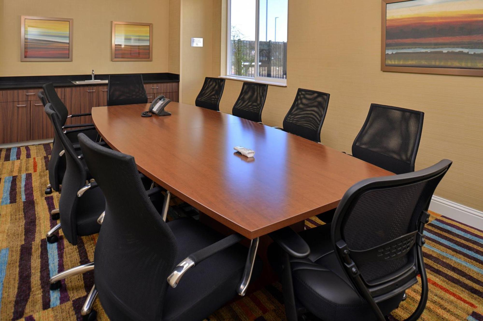 Fairfield Inn & Suites By Marriott Sacramento Airport Уудланд Екстериор снимка